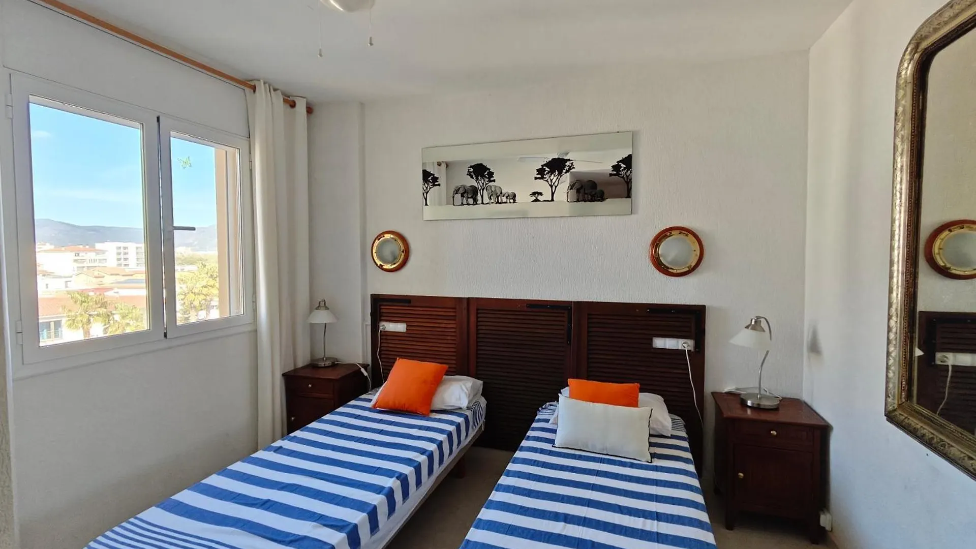 Agi Cap Trencat Apartment Roses Spain
